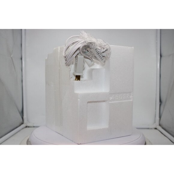 Lemax Caddington Village - Whately's Elementary School - Picture 4 of 5